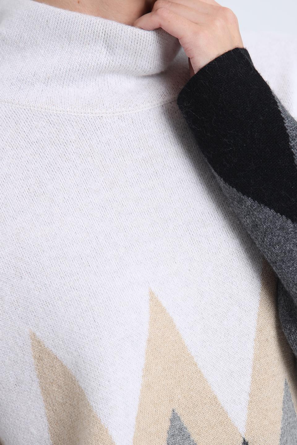 Пуловер Pezzo с ромбами бежевый