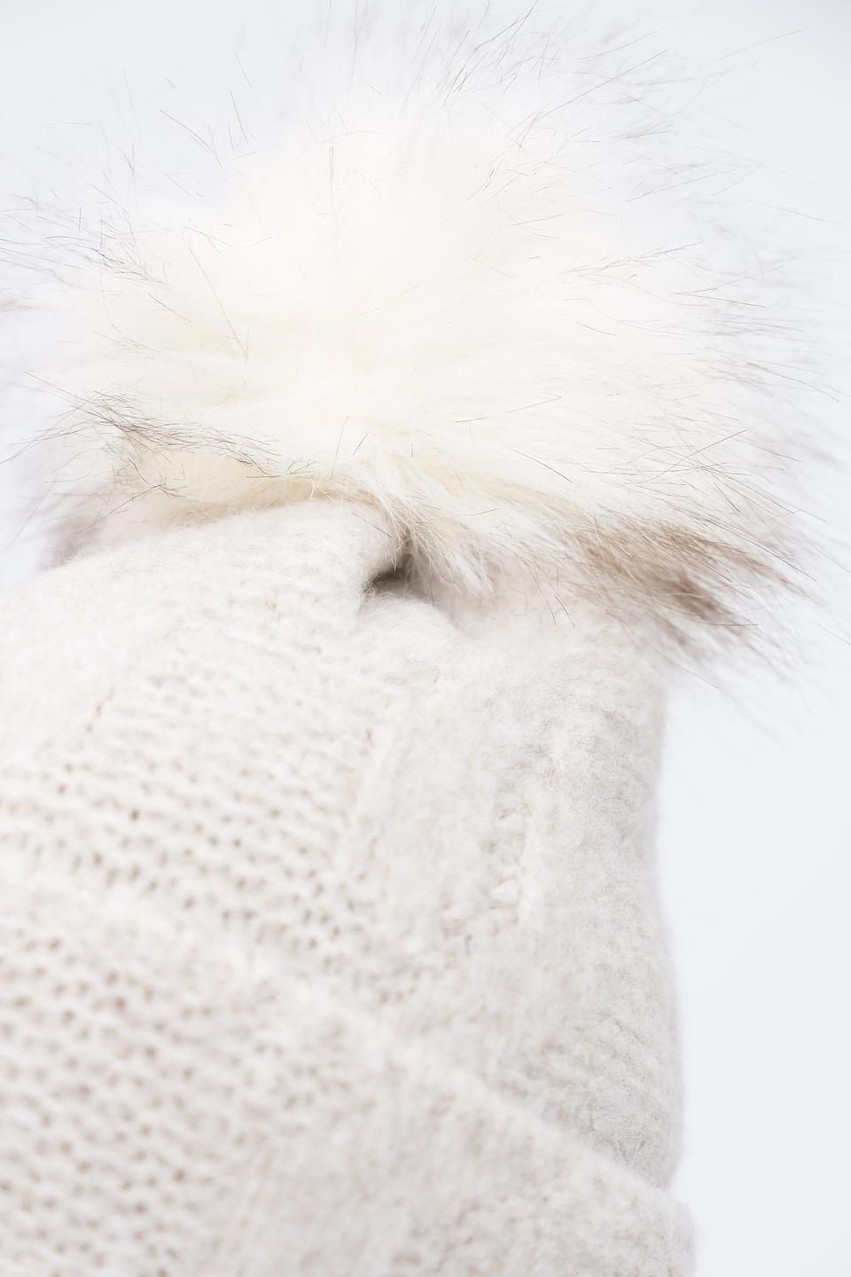 Шапка Bugatti с помпоном бежевая