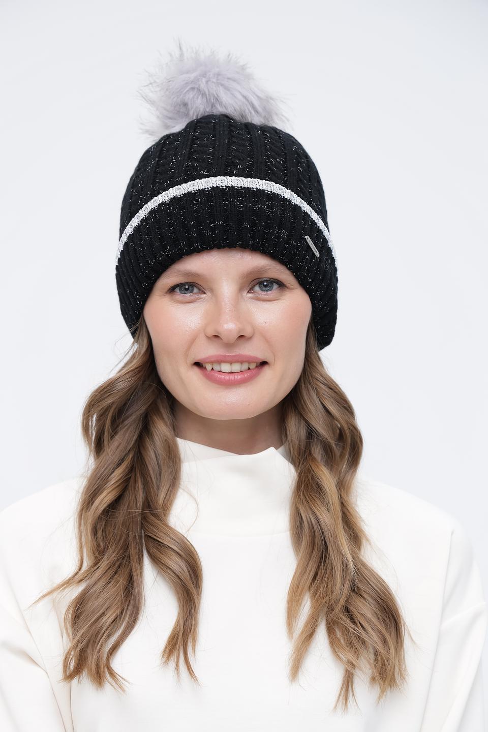 Шапка Wegener с помпоном чёрная