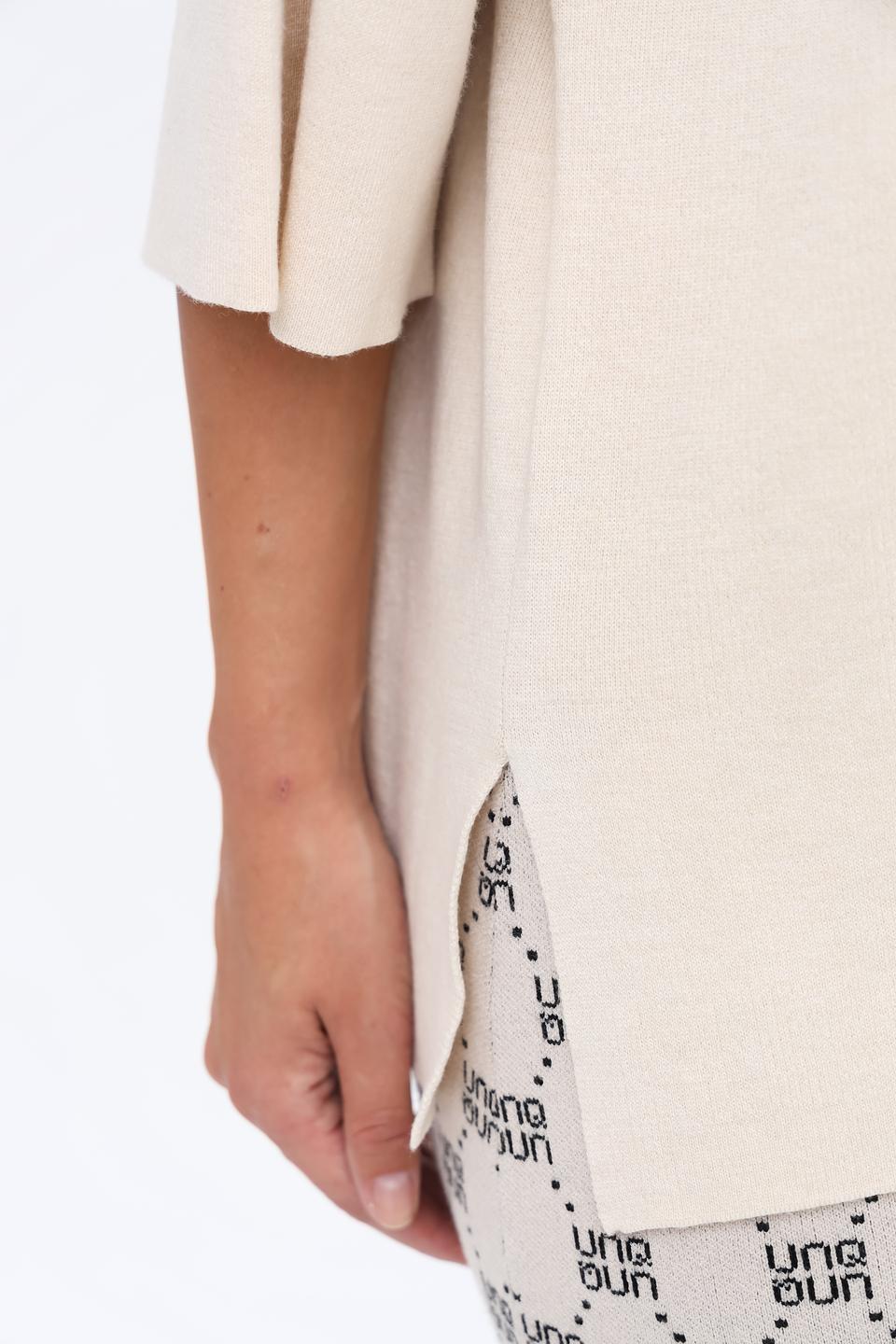 Пуловер UNQ женский бежевый