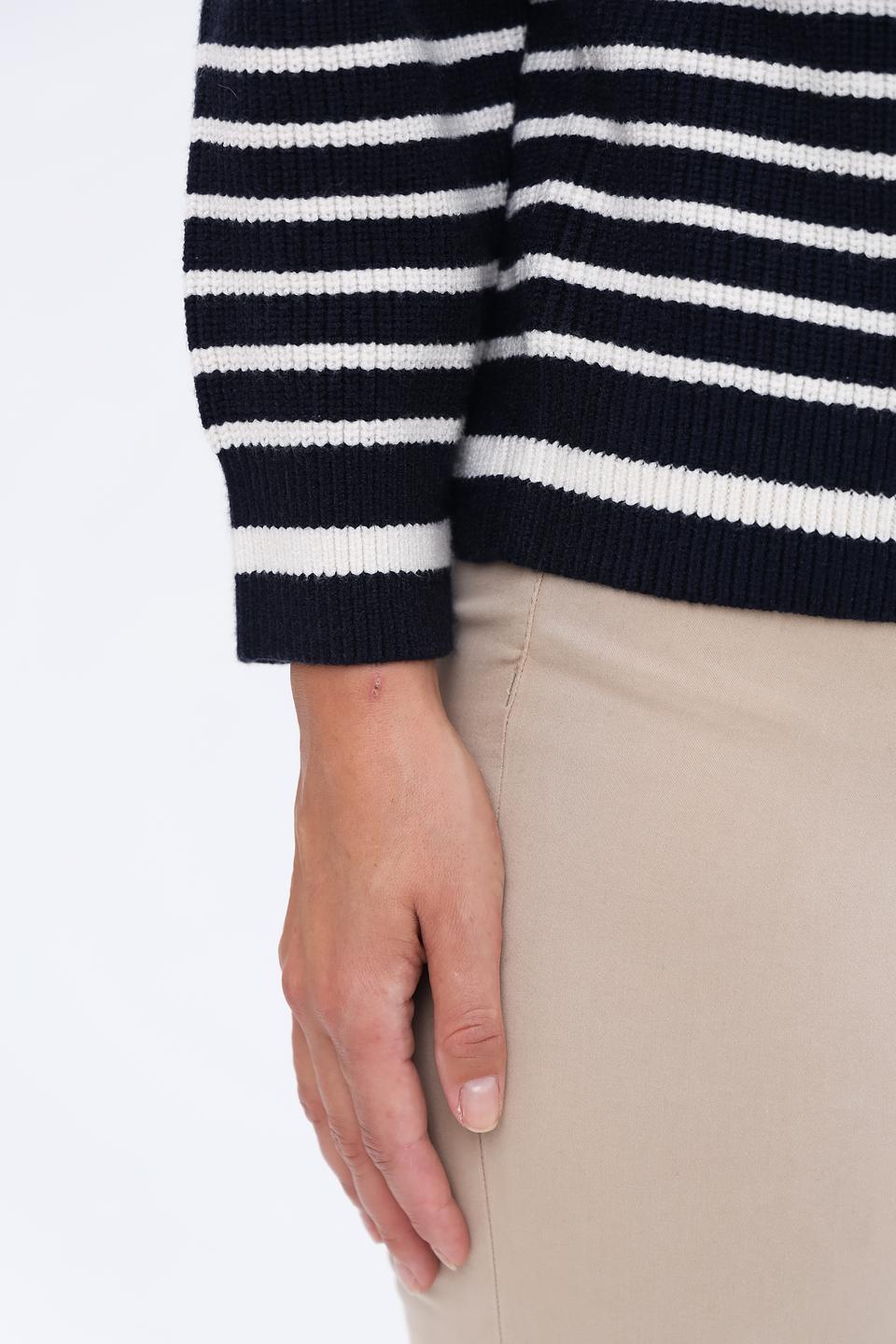 Пуловер Oui в полоску