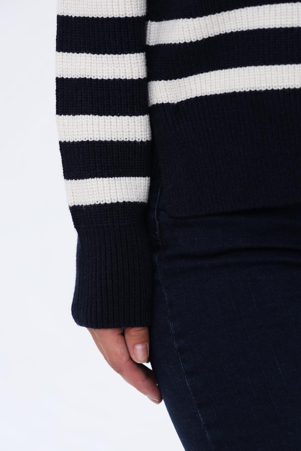 Пуловер Oui в полоску с молнией