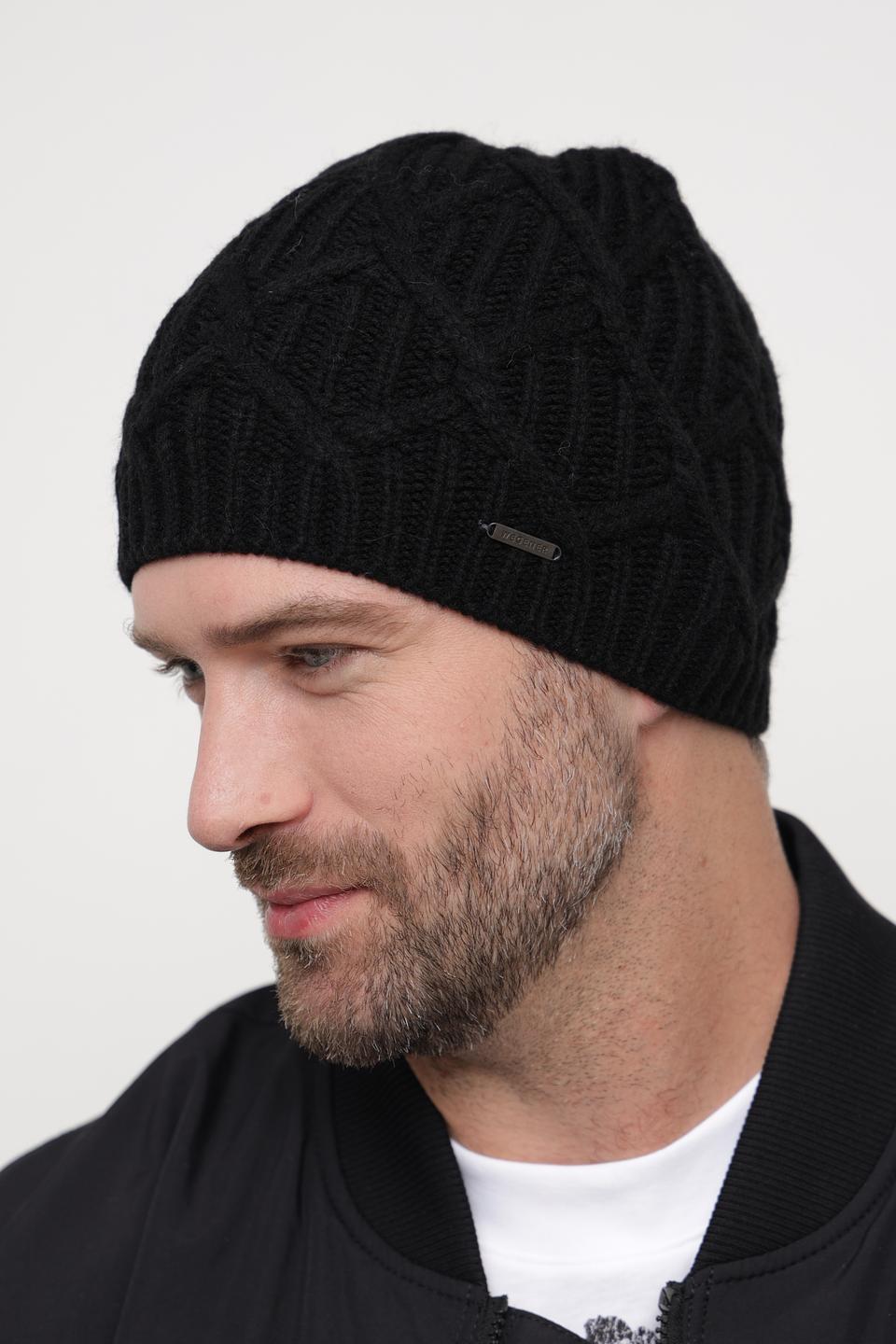 Шапка Wegener чёрная с косами