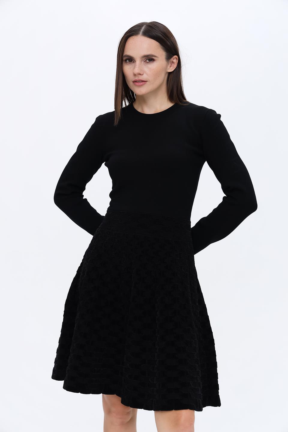 Платье Emporio Armani черное с текстурой