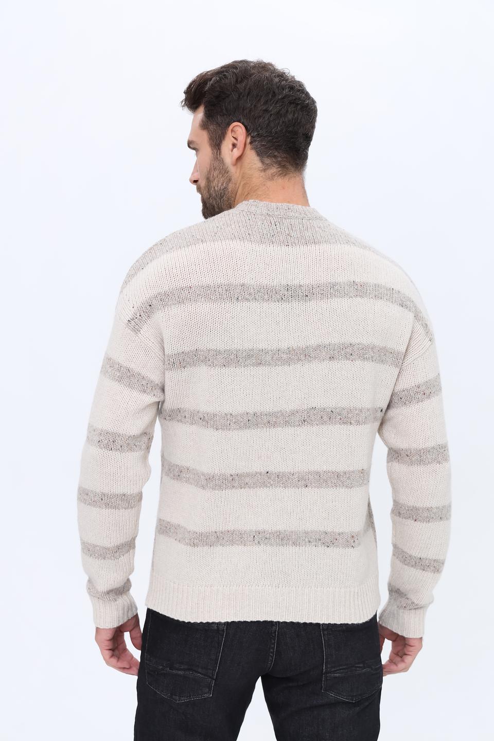 Пуловер Emporio Armani с узором бежевый