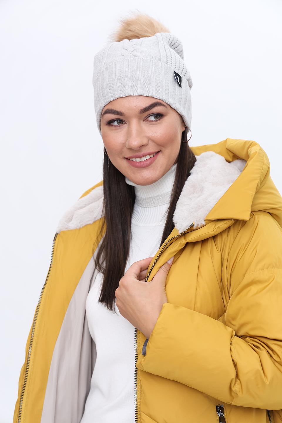 Шапка Patrizia Pepe серая с помпоном