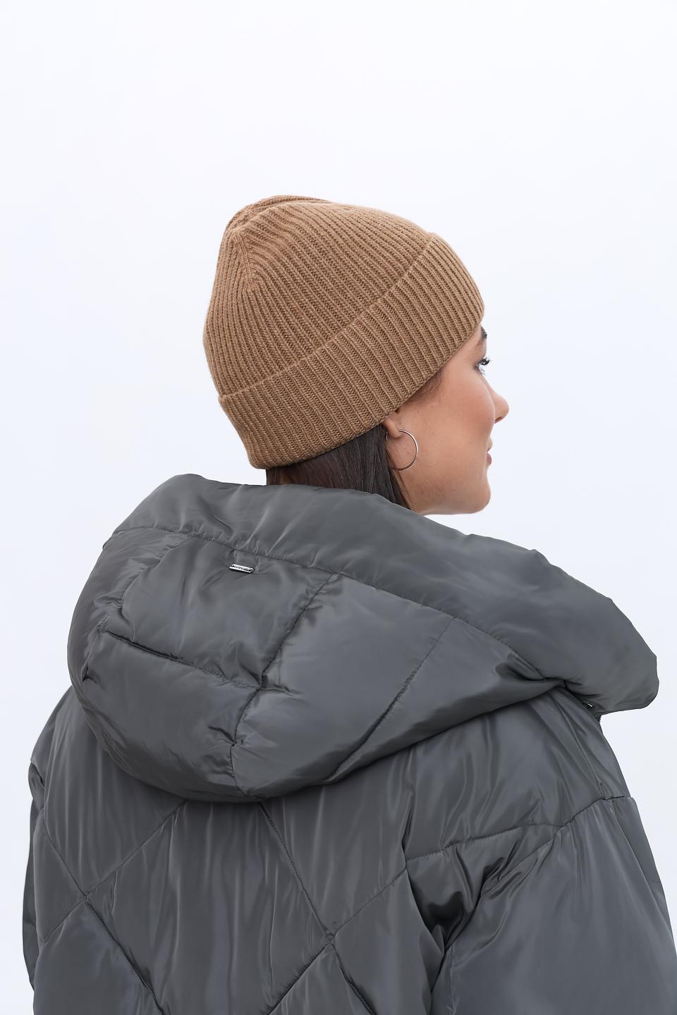 Шапка Coccinelle бежевая