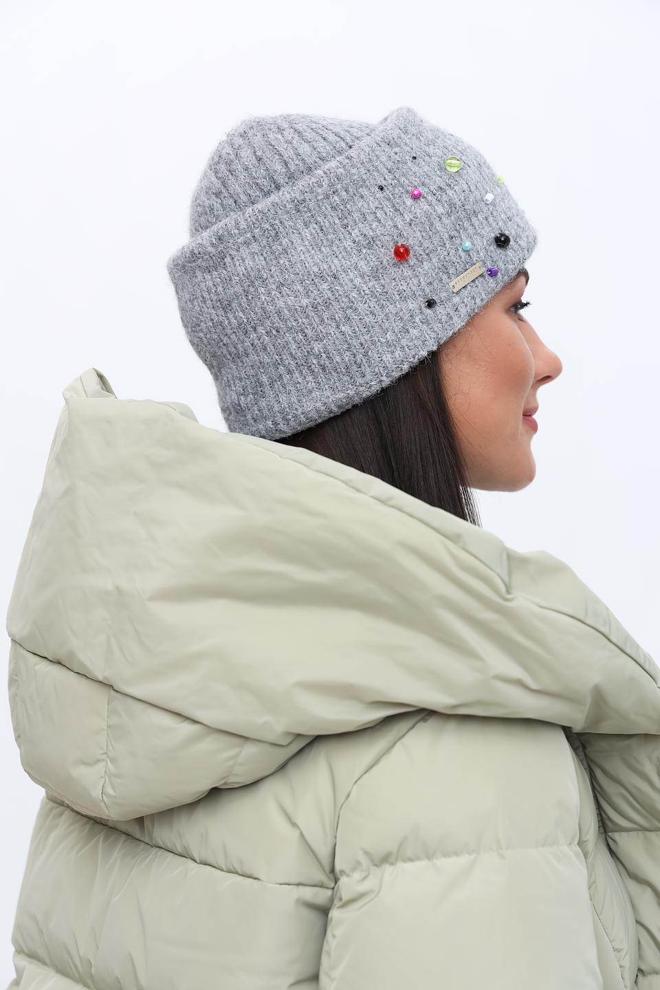 Шапка Seeberger с бусинами серая