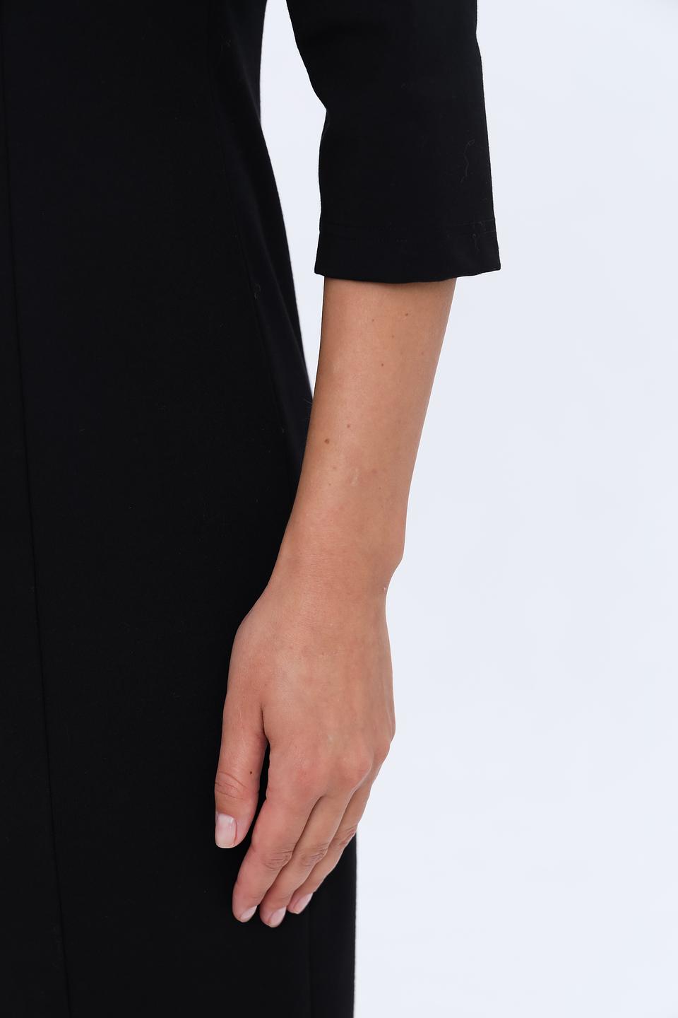 Платье Marc Aurel чёрное с V-образным вырезом