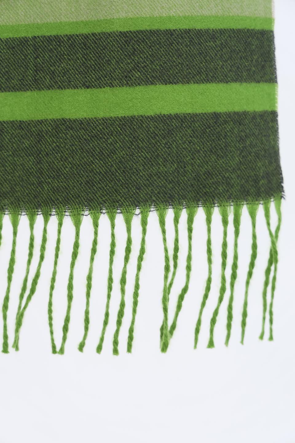 Пончо Lebek зелёное с бахромой