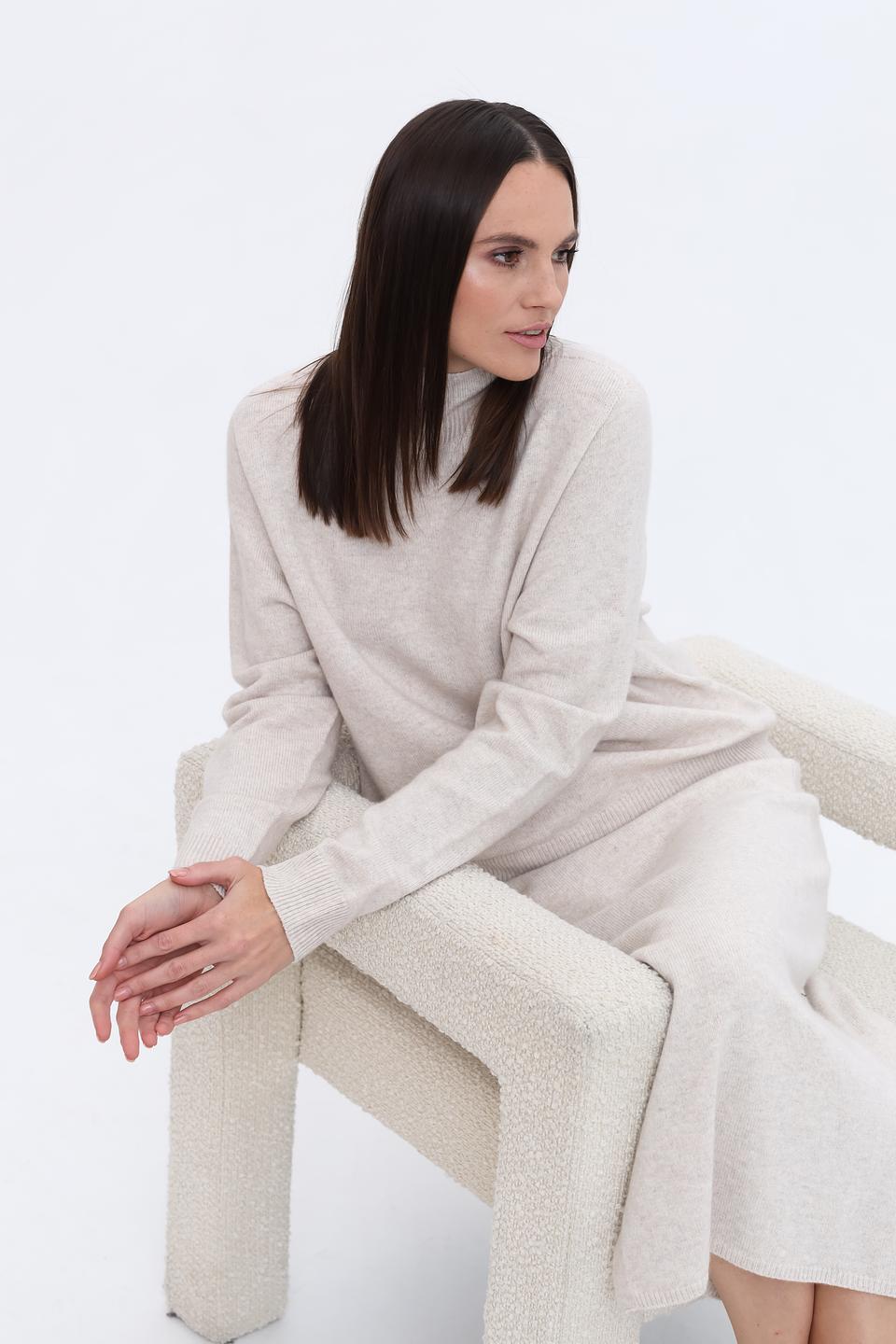 Пуловер Oui бежевый с горлом