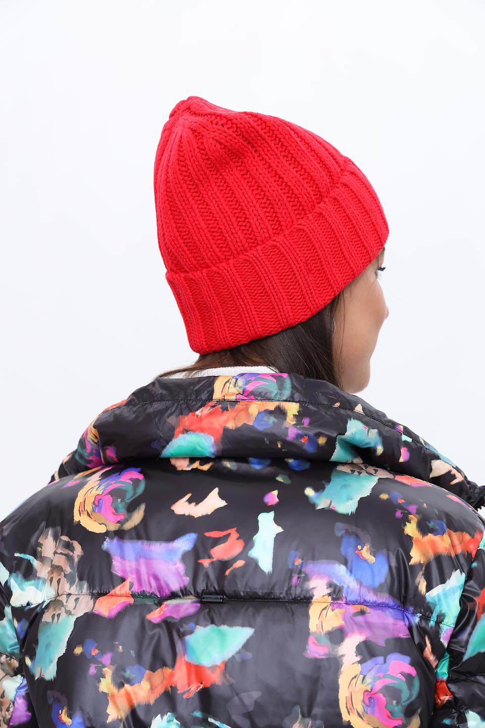 Шапка Oui вязаная красная