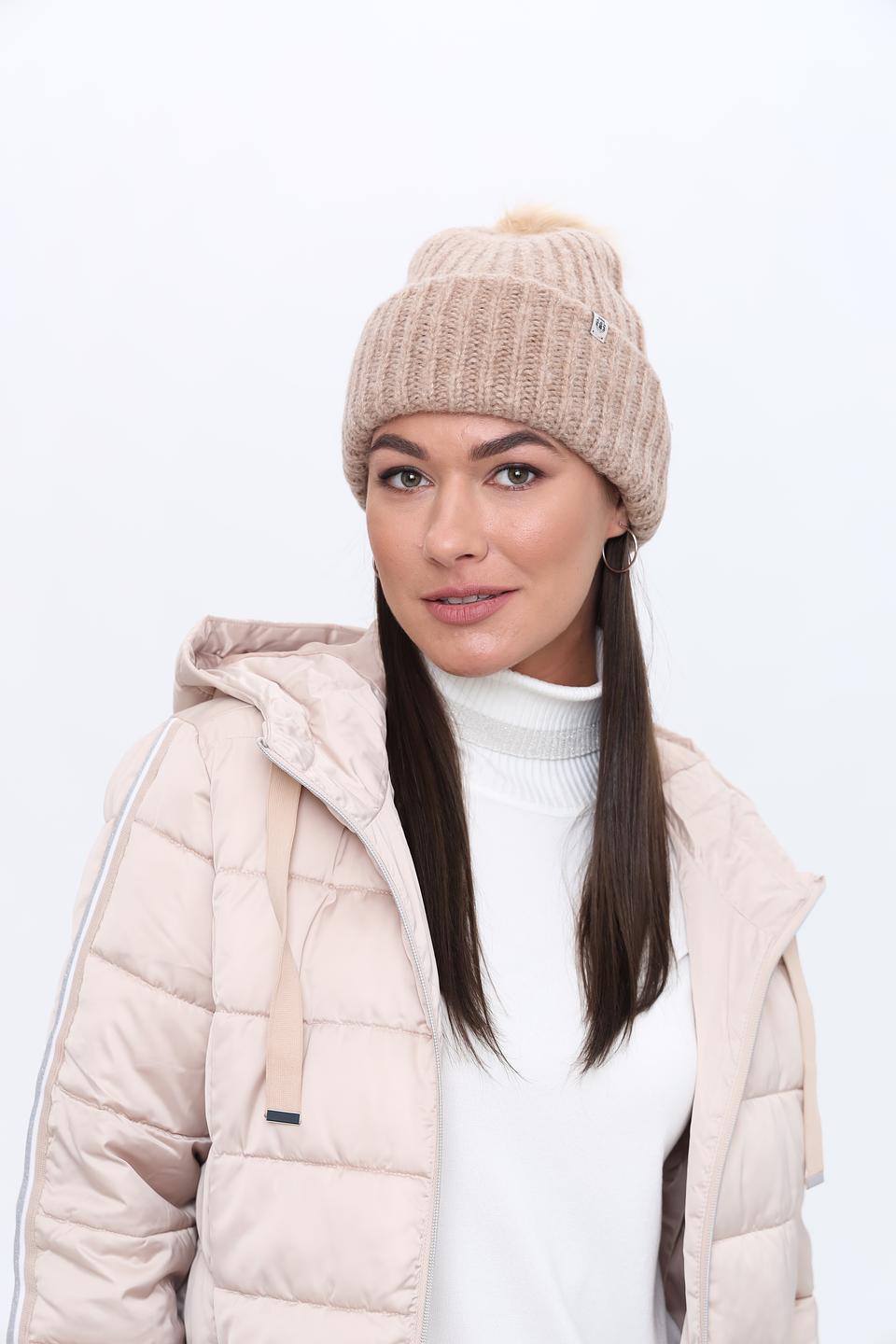 Шапка Roeckl с помпоном бежевая