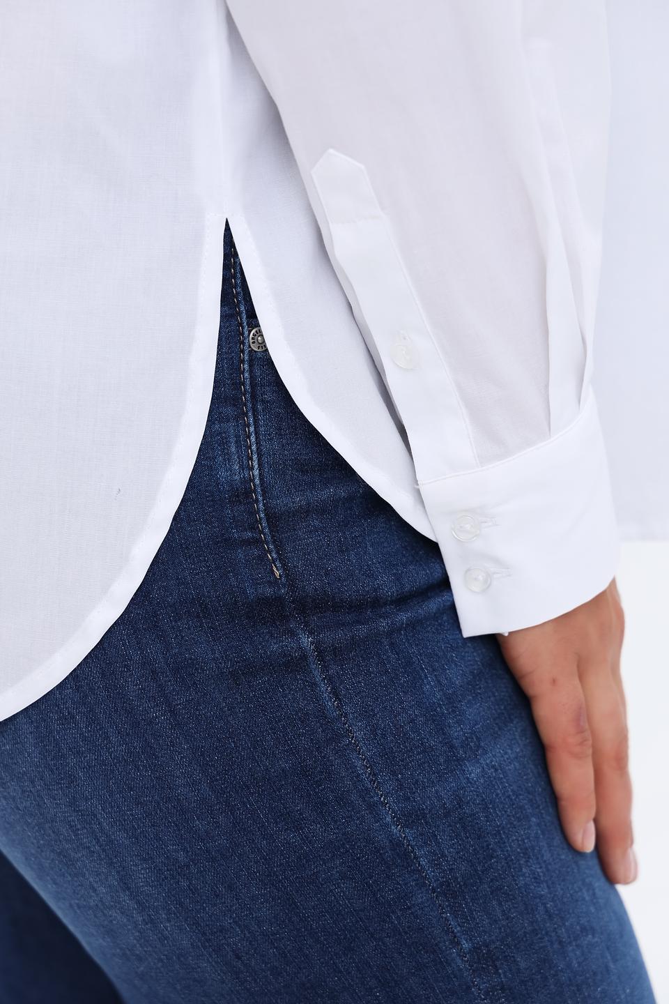 Рубашка UNQ женская белая с карманом