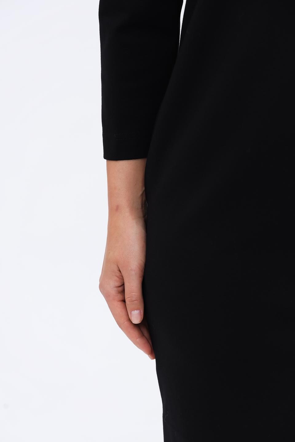 Платье Catnoir чёрное с V-образным вырезом