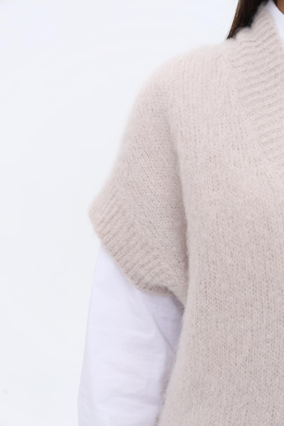 Жилет Catnoir бежевый