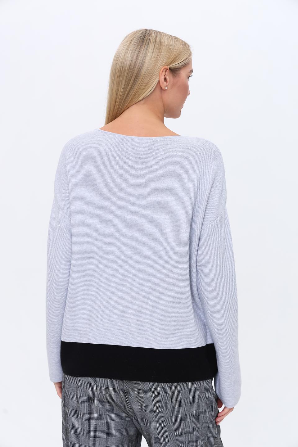 Пуловер Monari серый с декором