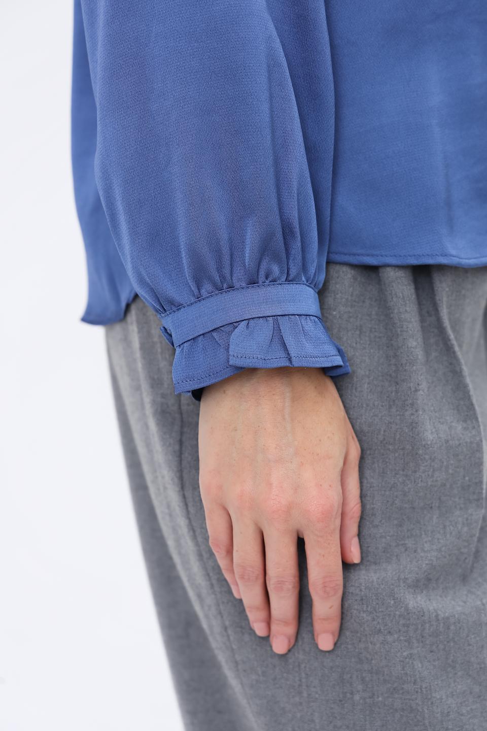 Блуза More and More голубая с рукавами-фонариками