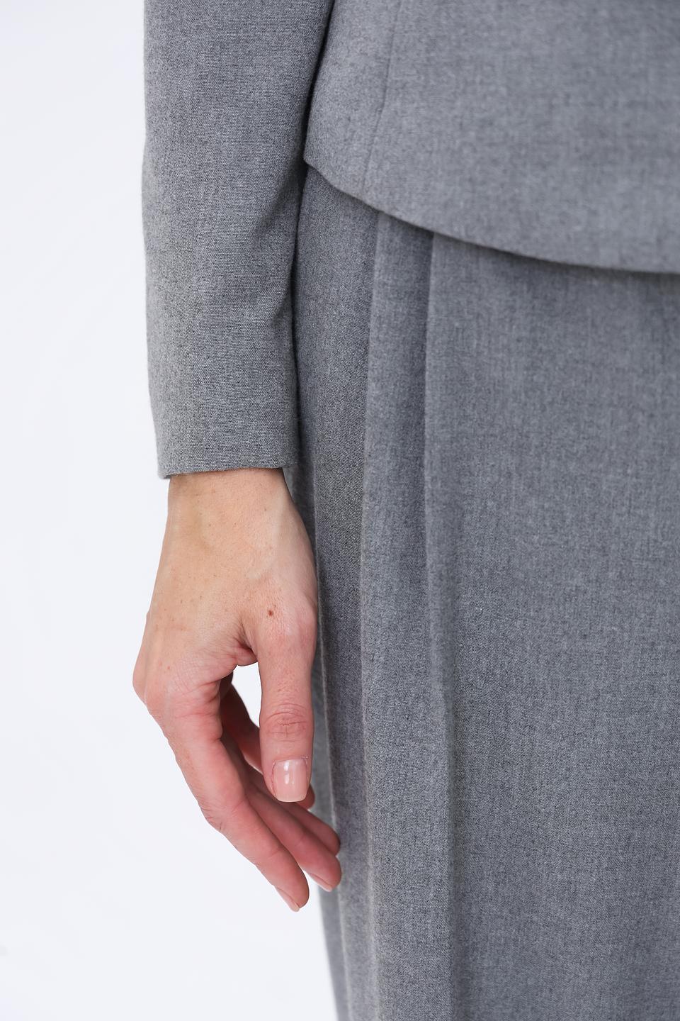 Жакет More and More серый приталенный