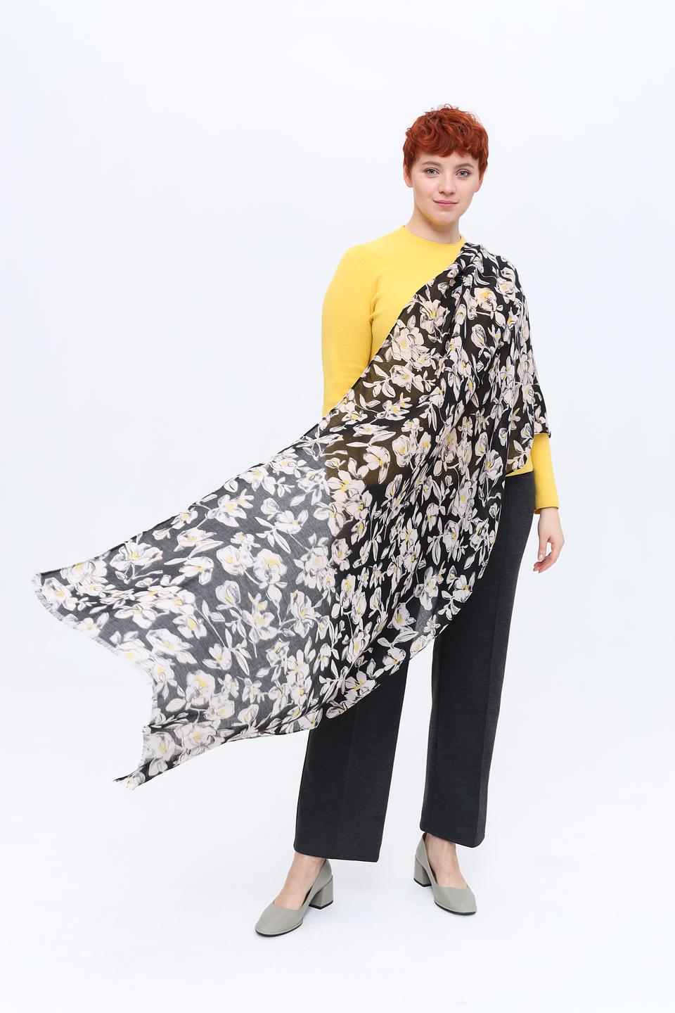 Шарф Rabe collection с цветами чёрный