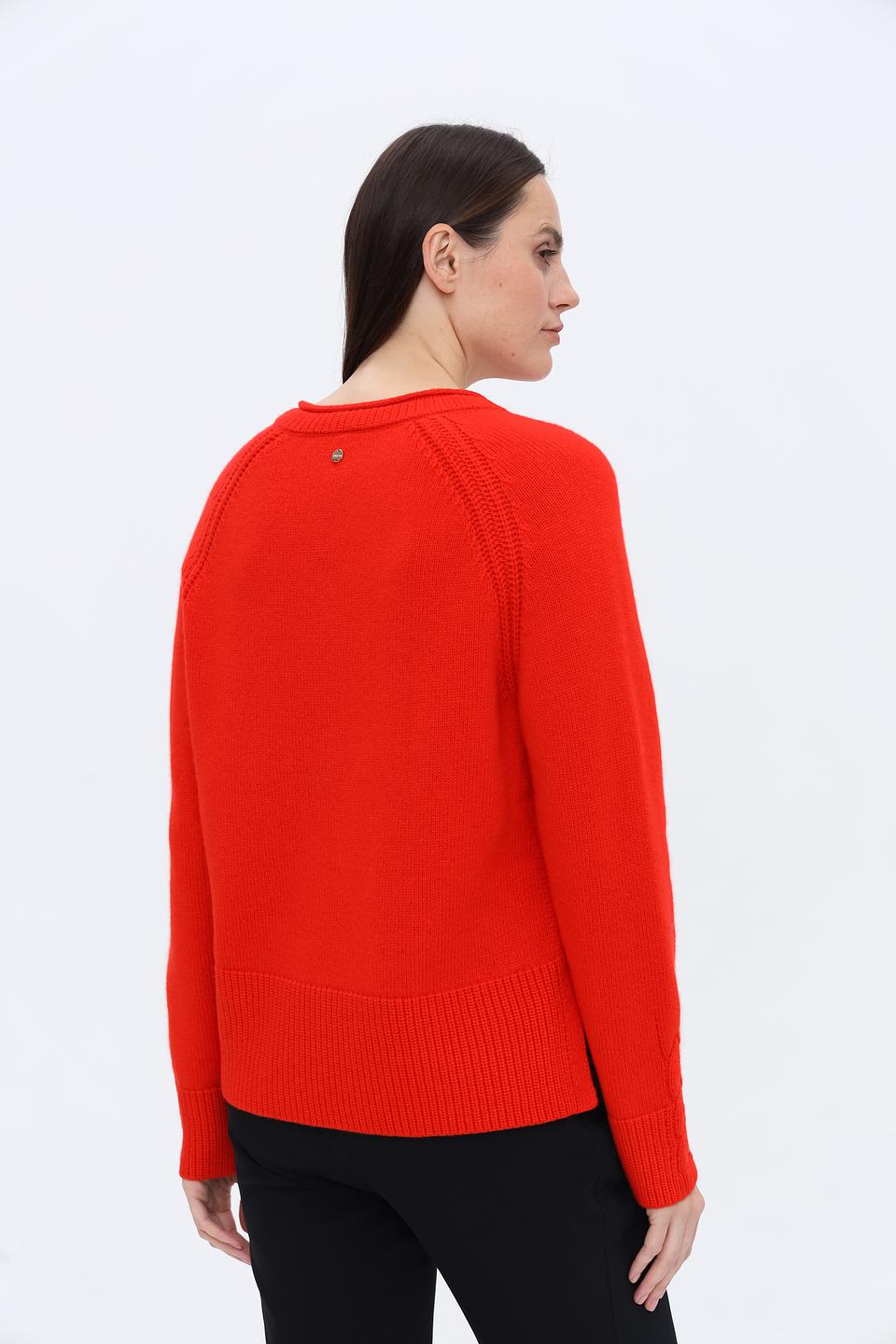 Пуловер Marc Cain V-образный вырез красный