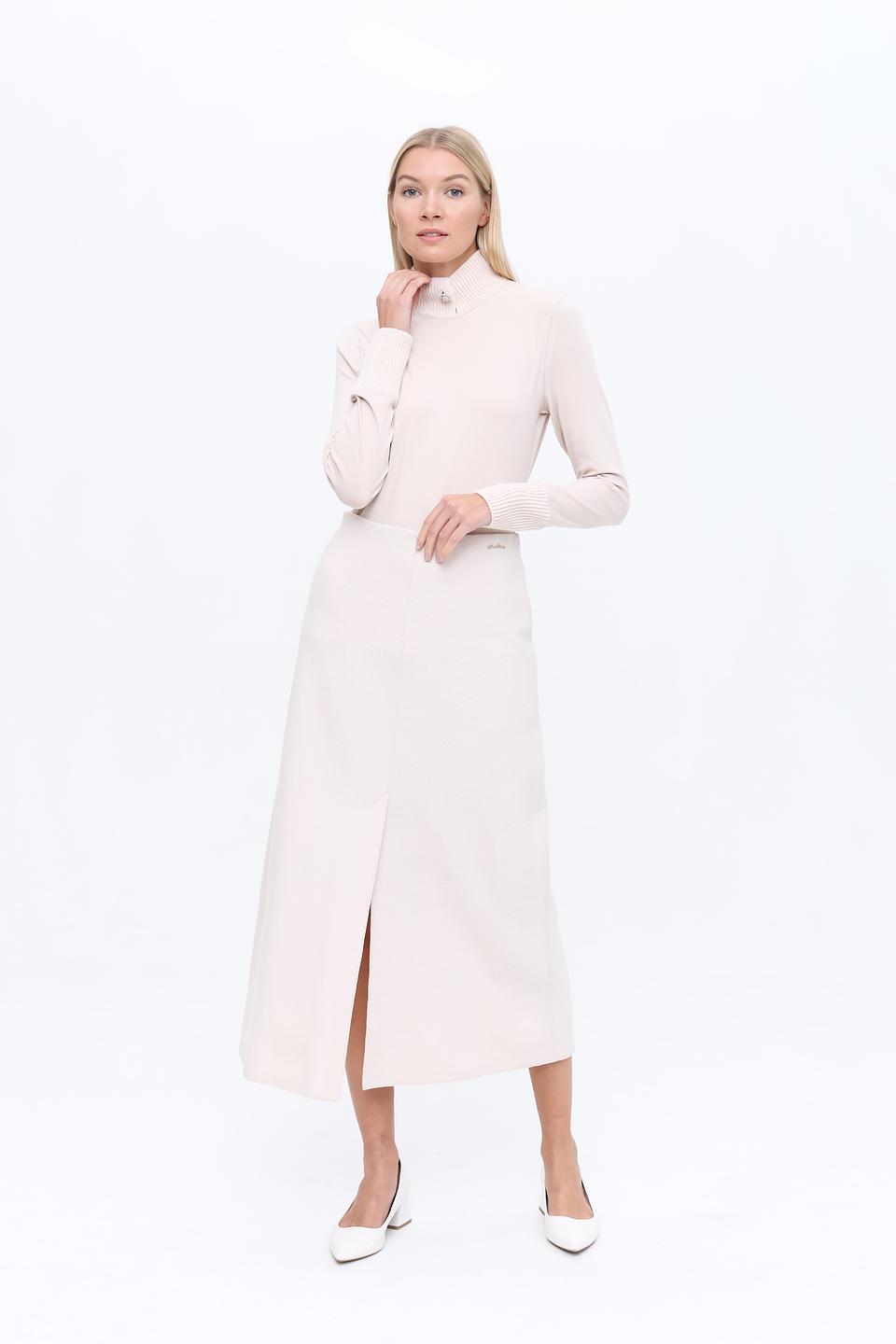 Пуловер Marc Cain с горлом бежевый