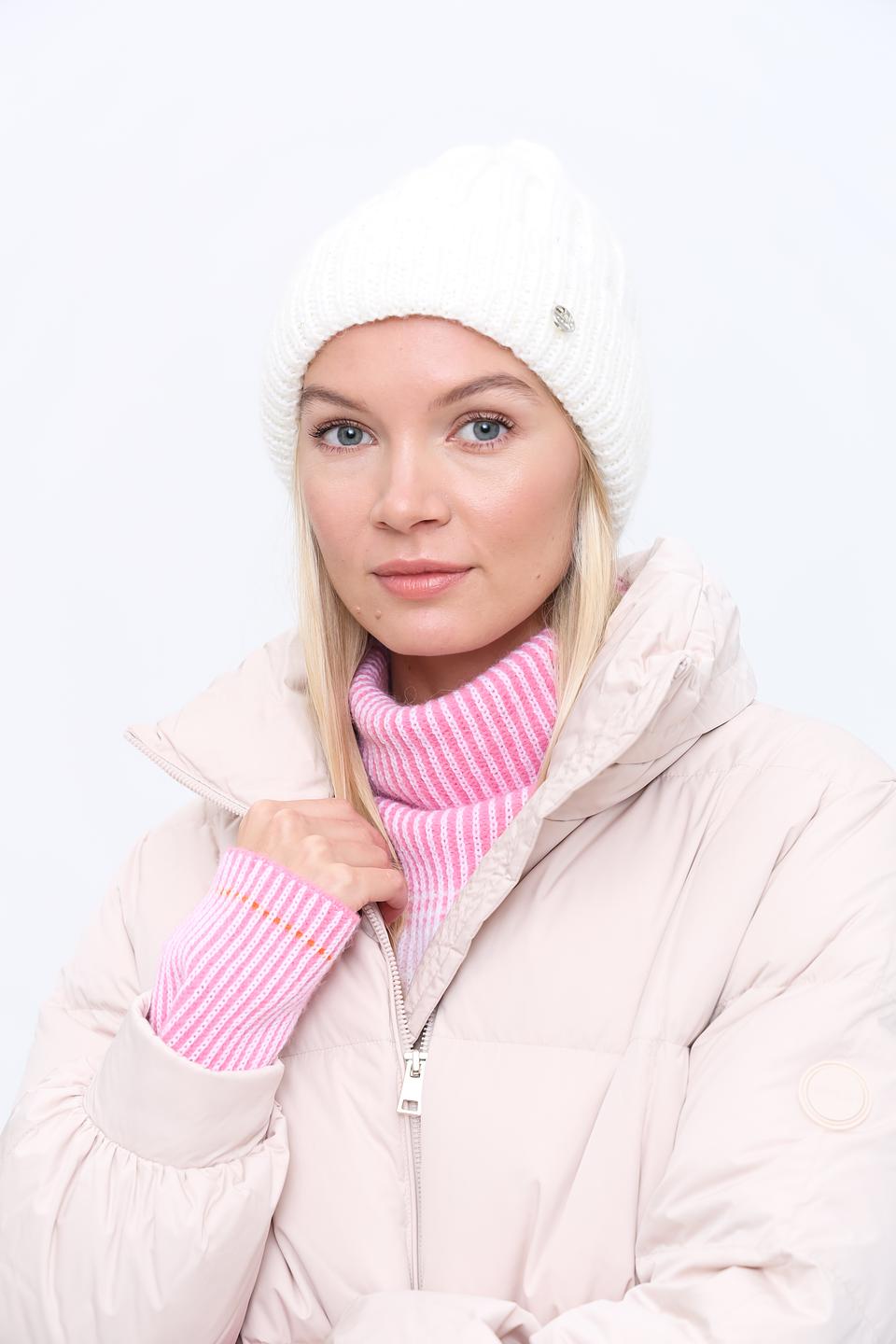 Шапка Marhatter вязаная белая