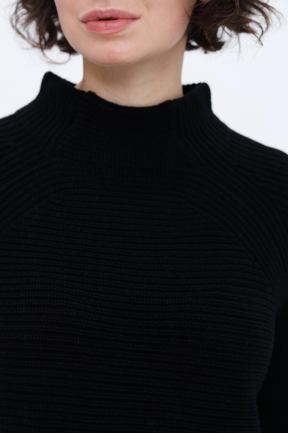 Пуловер Olsen чёрный с горлом