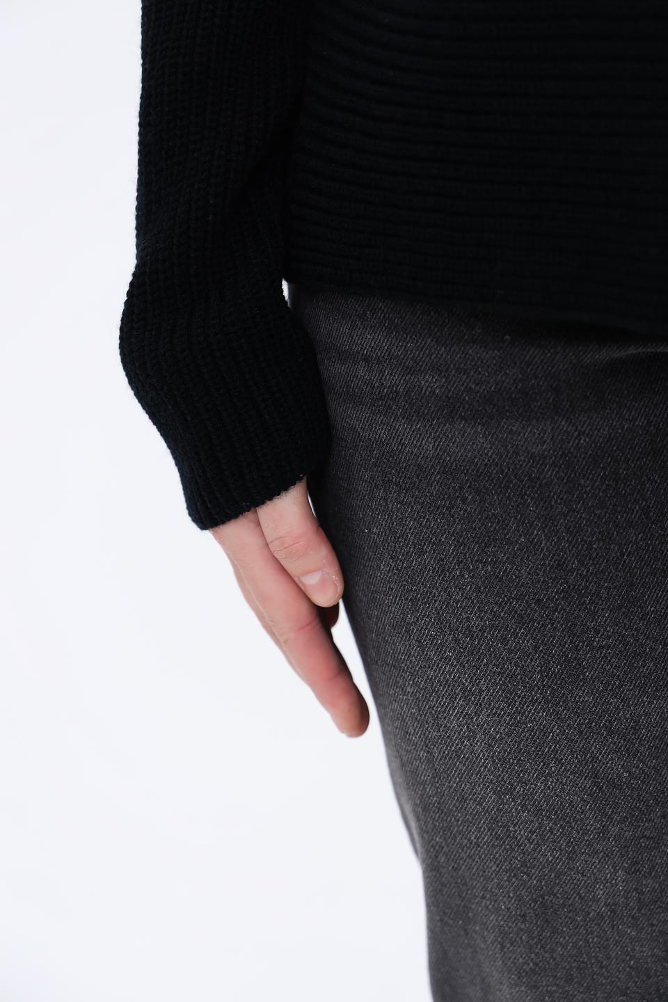 Пуловер Olsen чёрный с горлом