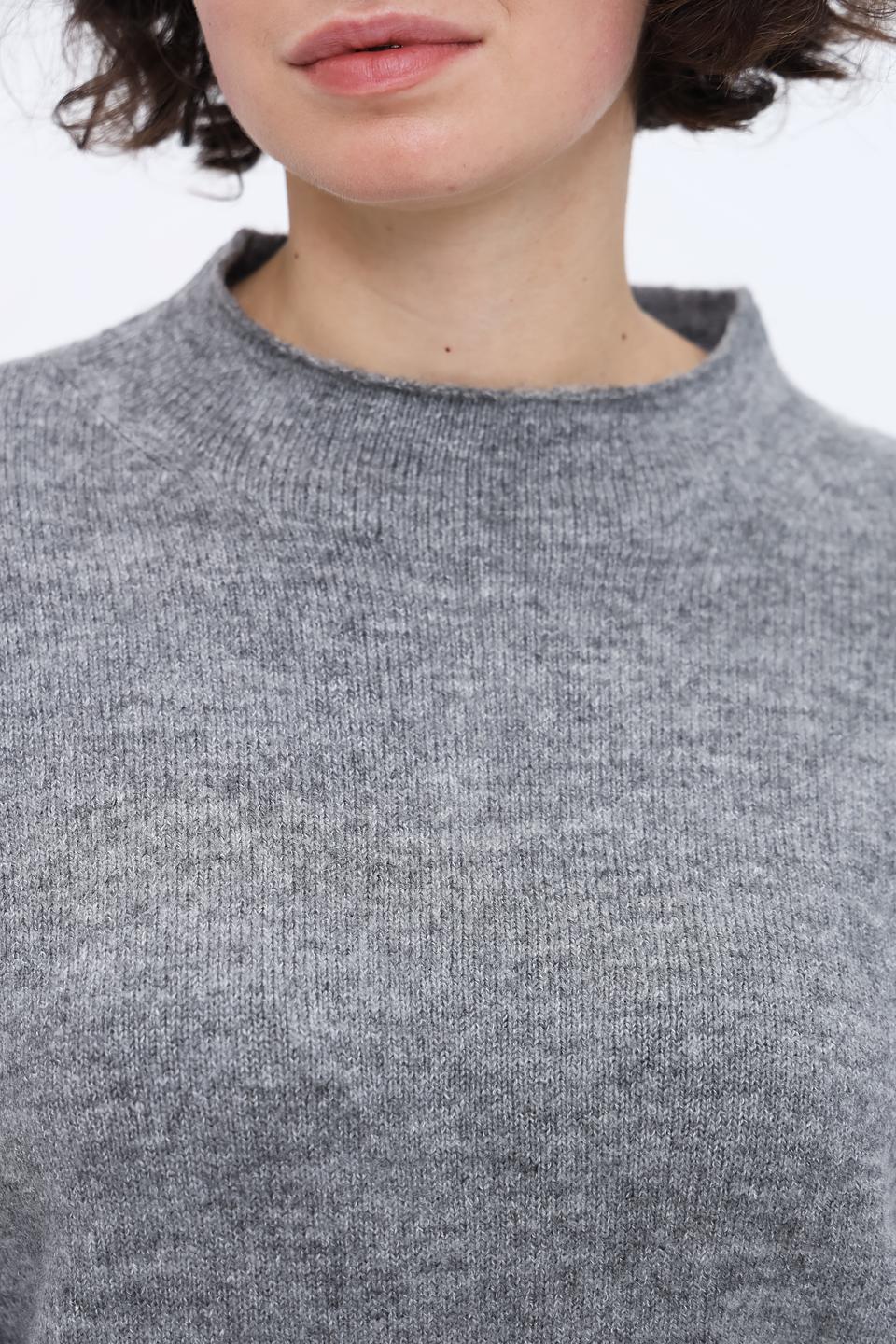 Пуловер Monari серый с пуговицами