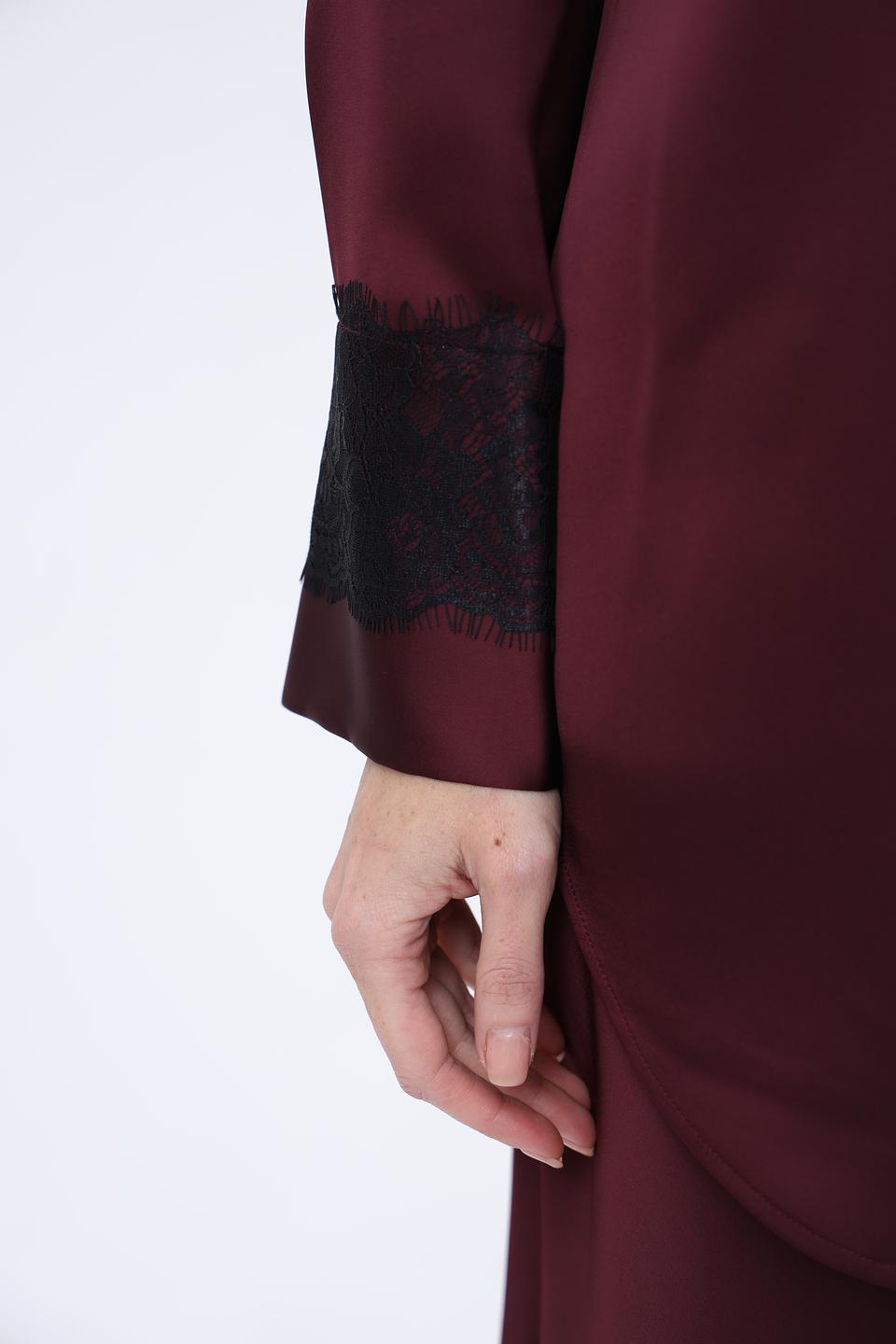 Рубашка Boss Black бордовая с кружевом