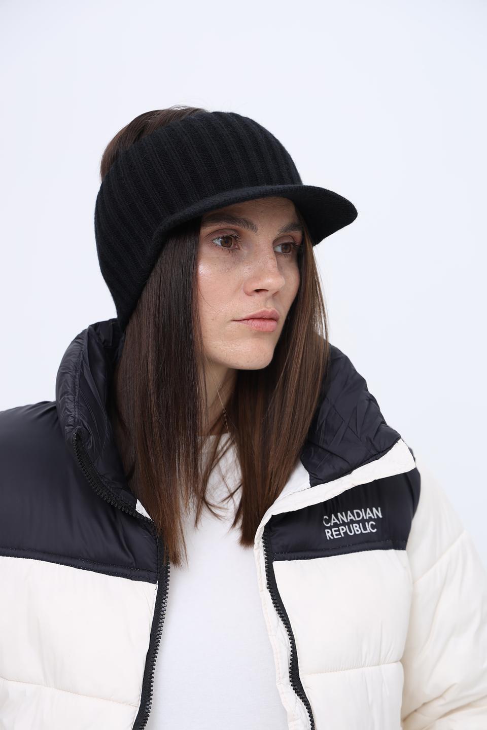 Кепка Adel с козырьком чёрная