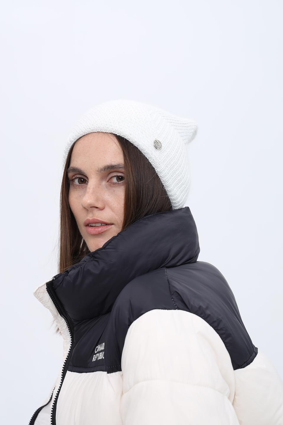 Шапка Marhatter вязаная белая