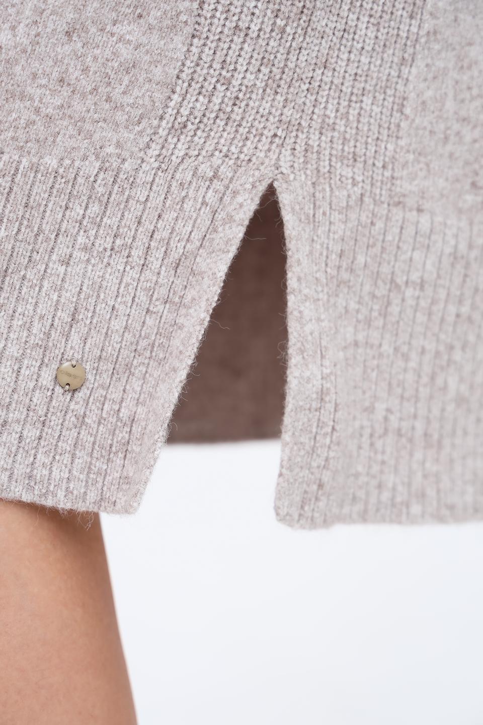 Платье Olsen вязаное бежевое