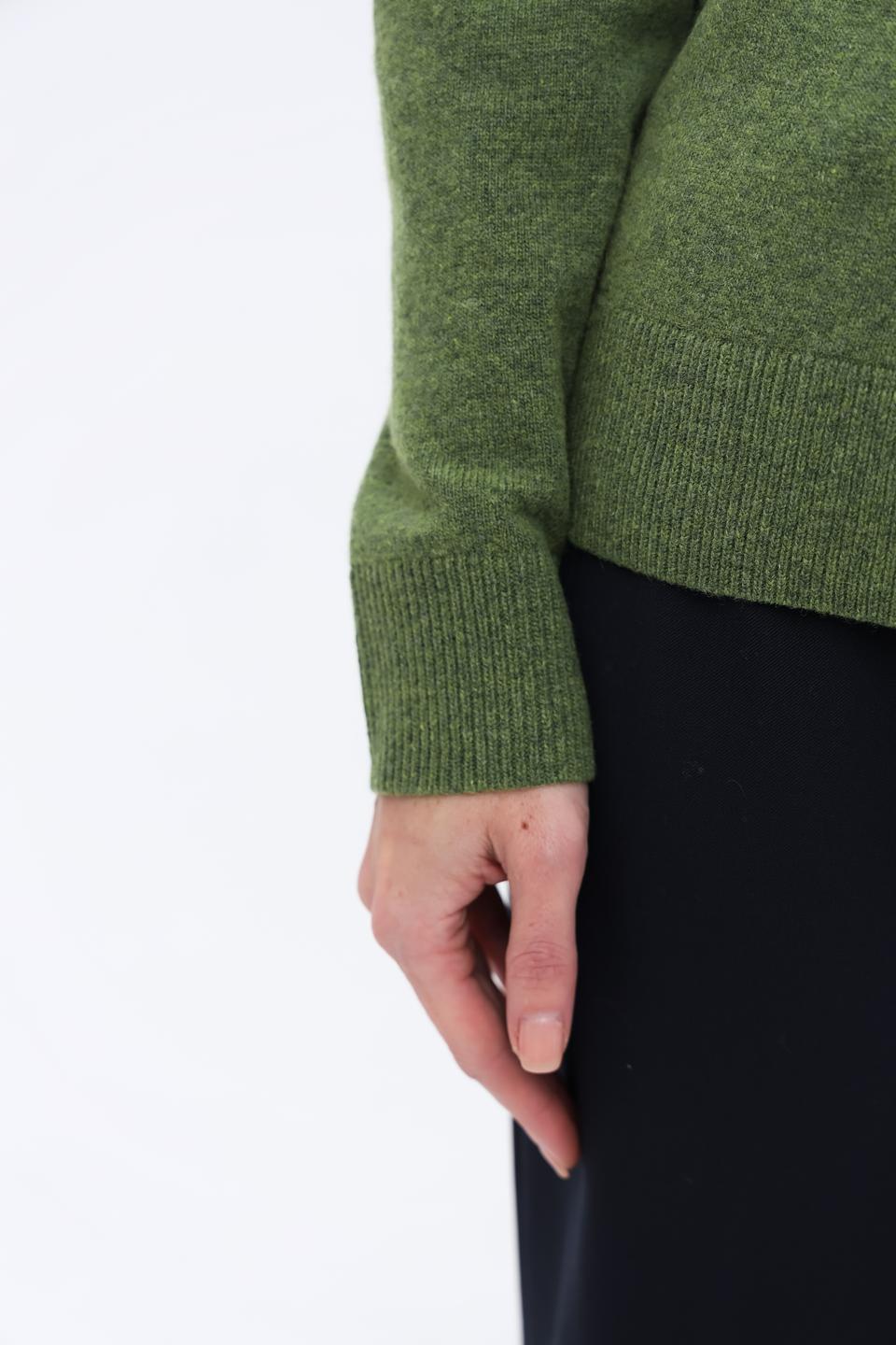 Пуловер Pezzo с косами оливковый