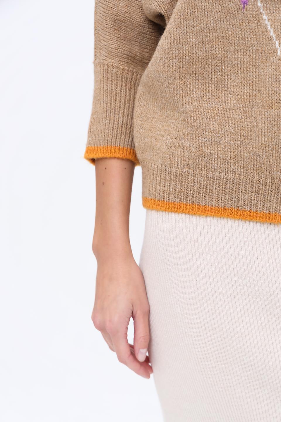 Пуловер More and More с ромбами бежевый