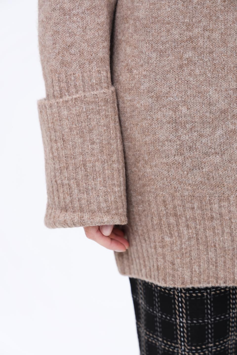 Пуловер Broadway с горлом бежевый