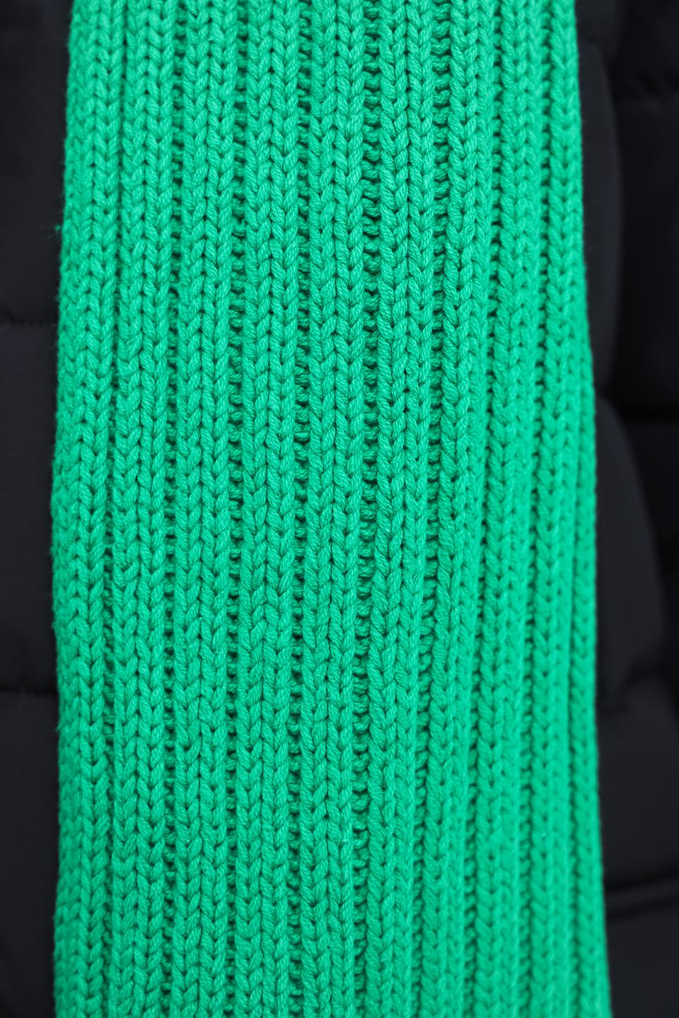 Шарф Oui зелёный вязаный