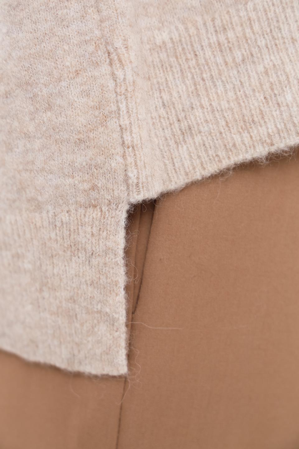 Джемпер Kaos с кристаллами бежевый