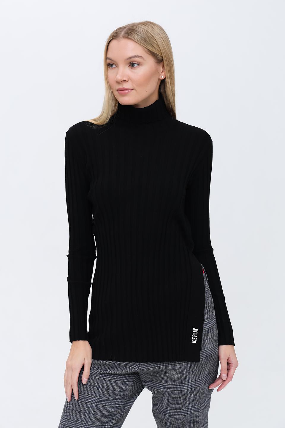 Водолазка Ice Play чёрная с разрезом