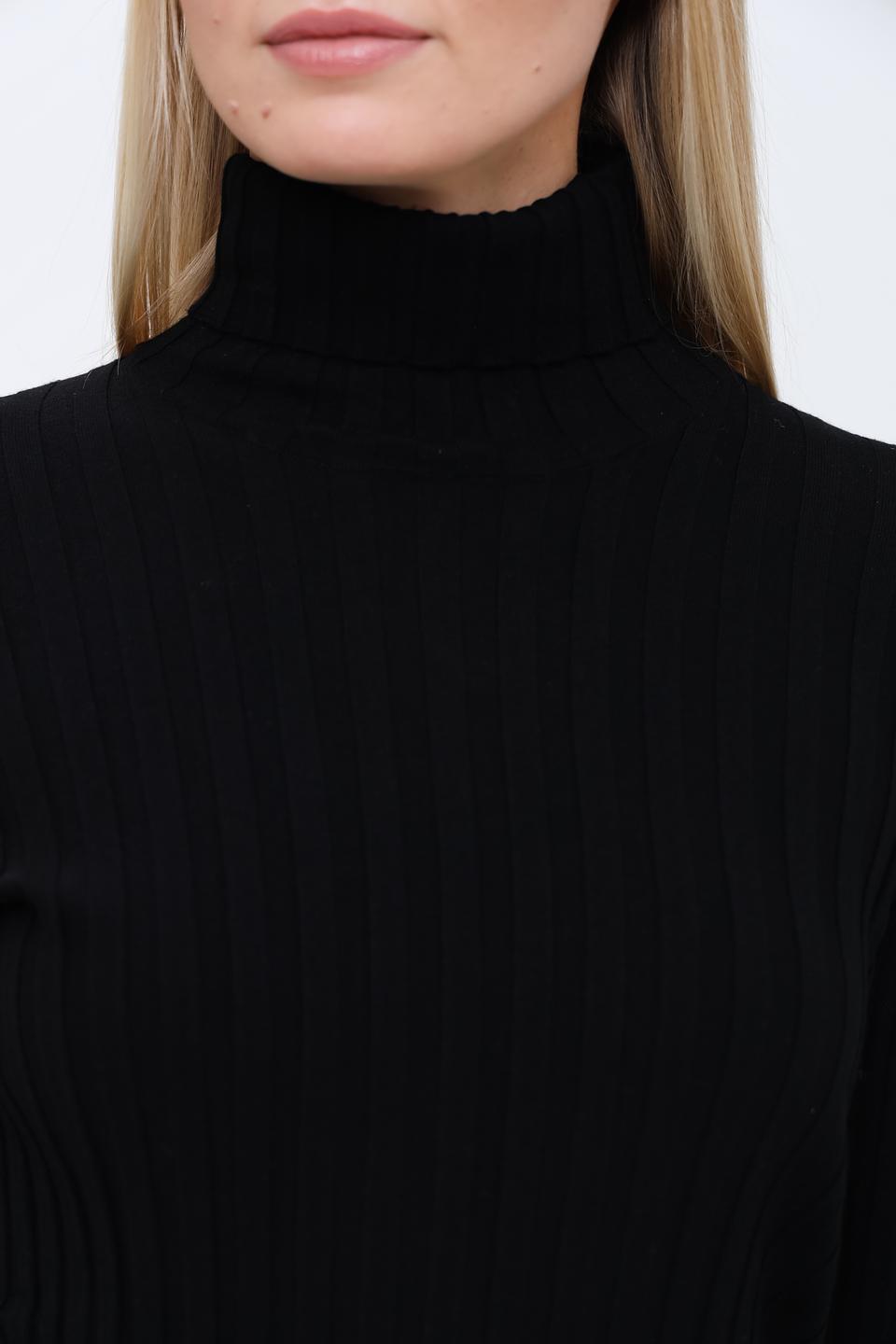 Водолазка Ice Play чёрная с разрезом