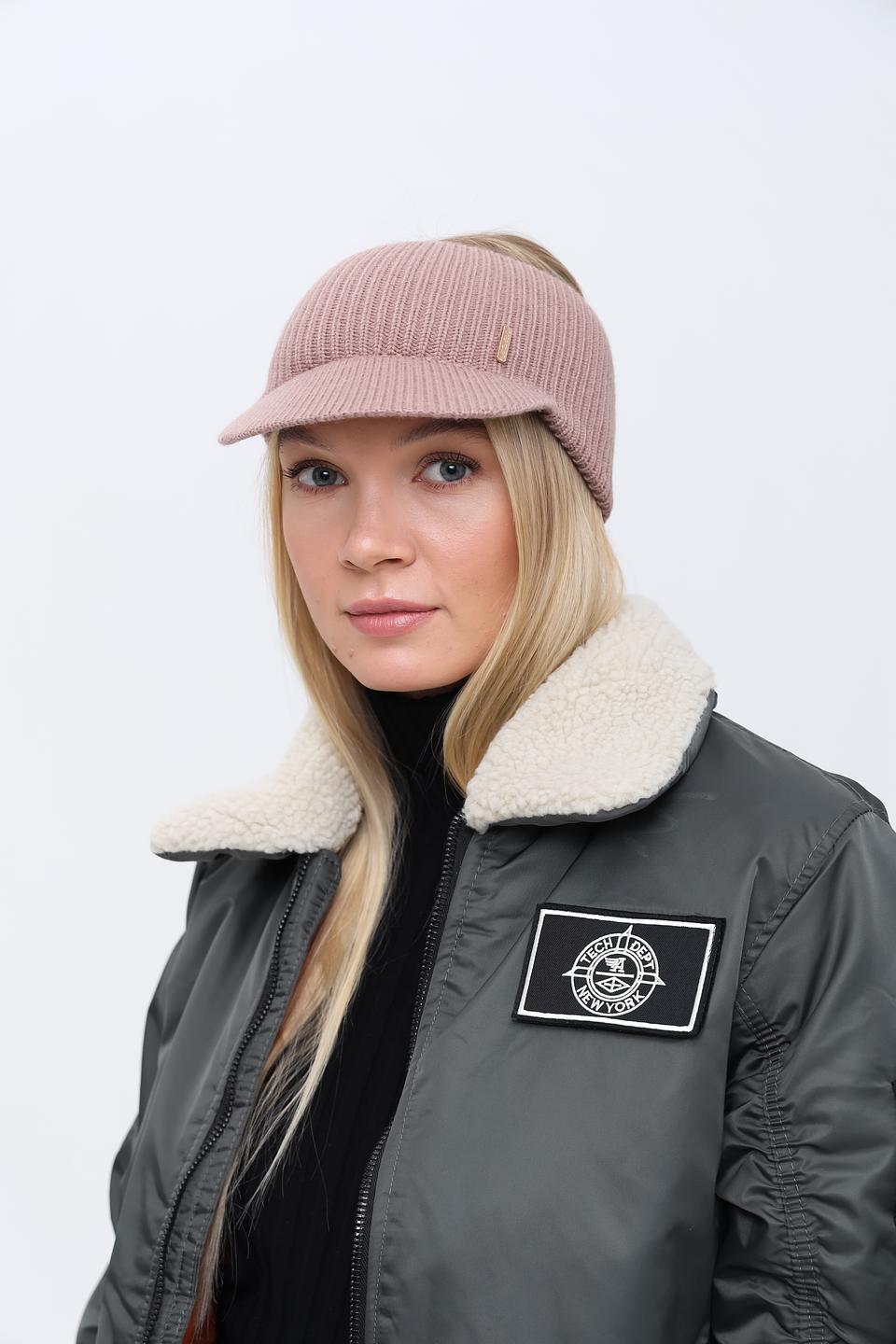 Кепка Adel с козырьком пудровый