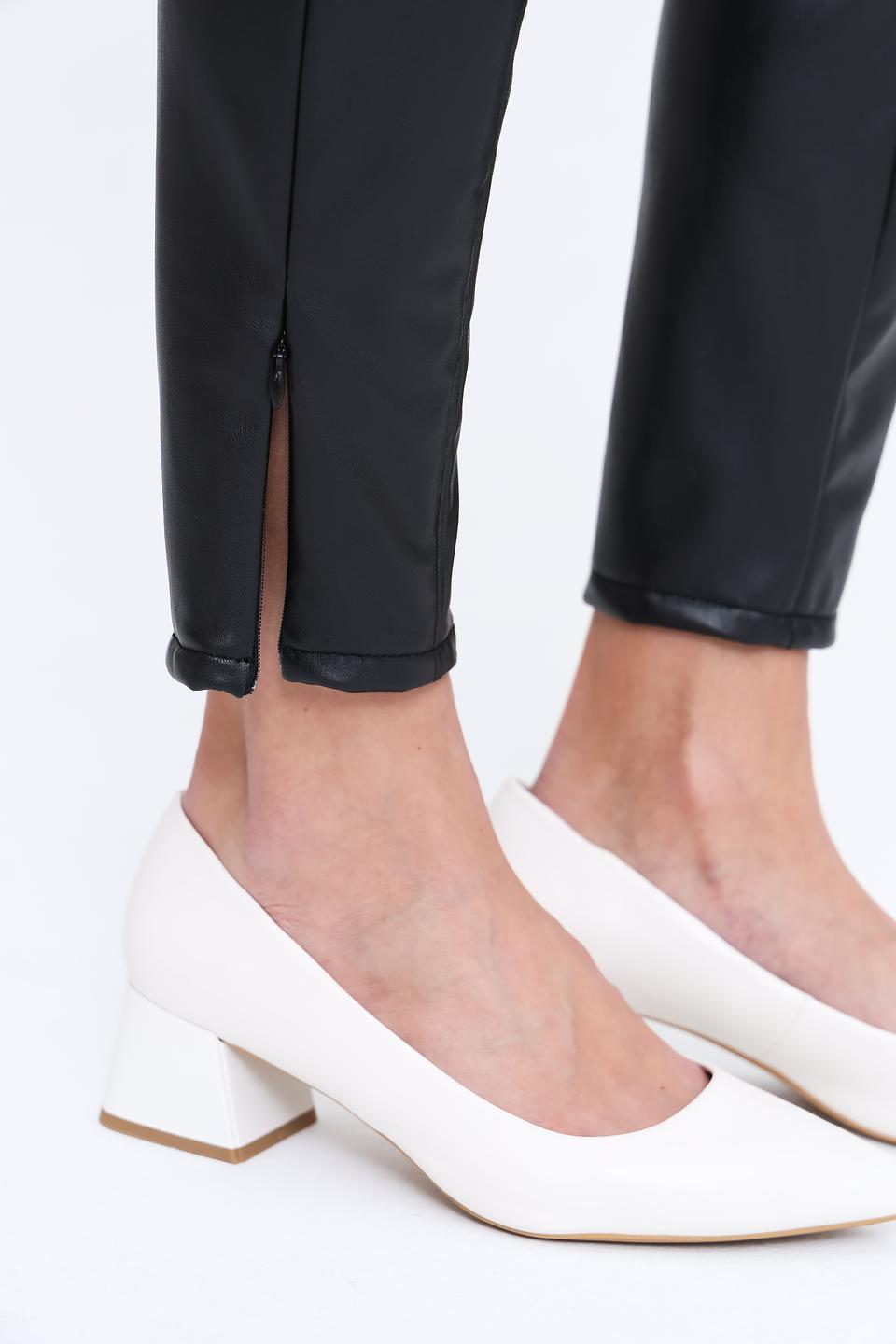 Брюки кожаные More and More черные