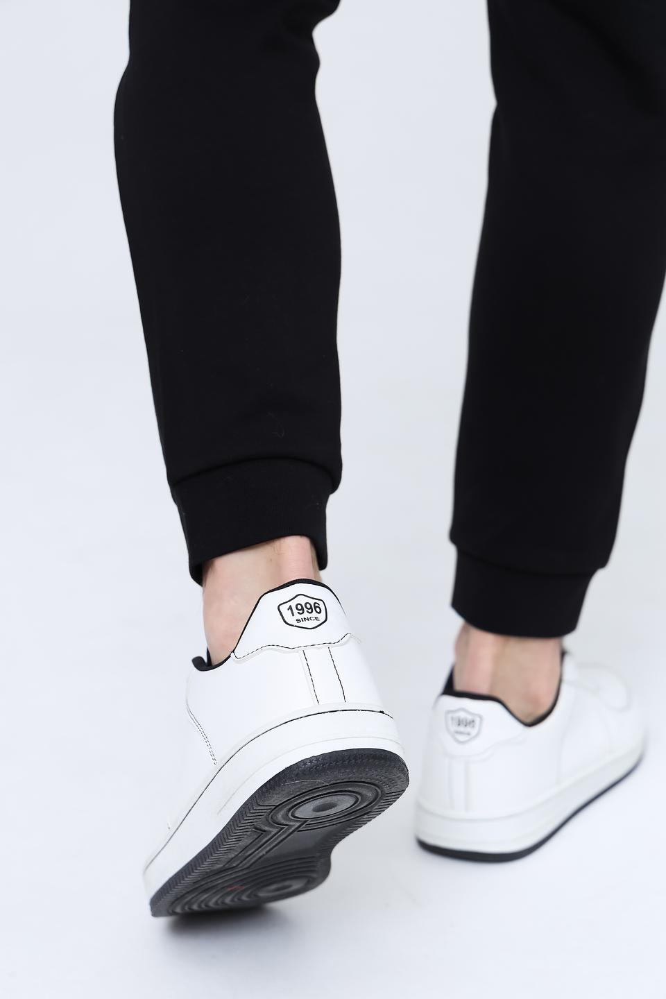 Свитшот EA7 оранжевый