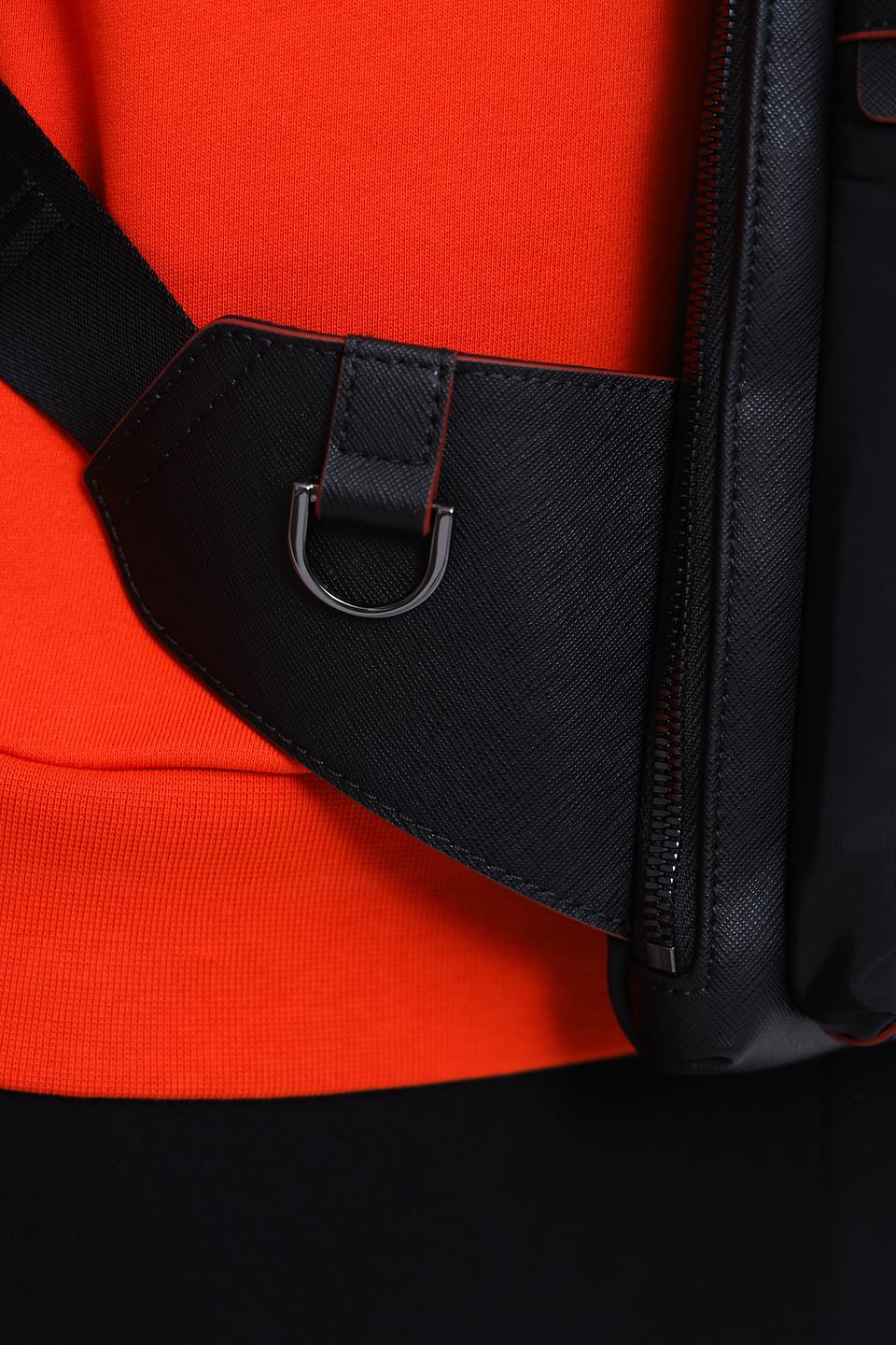 Сумка через плечо Emporio Armani чёрно-красная