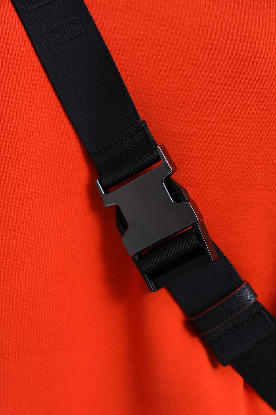 Сумка через плечо Emporio Armani чёрно-красная