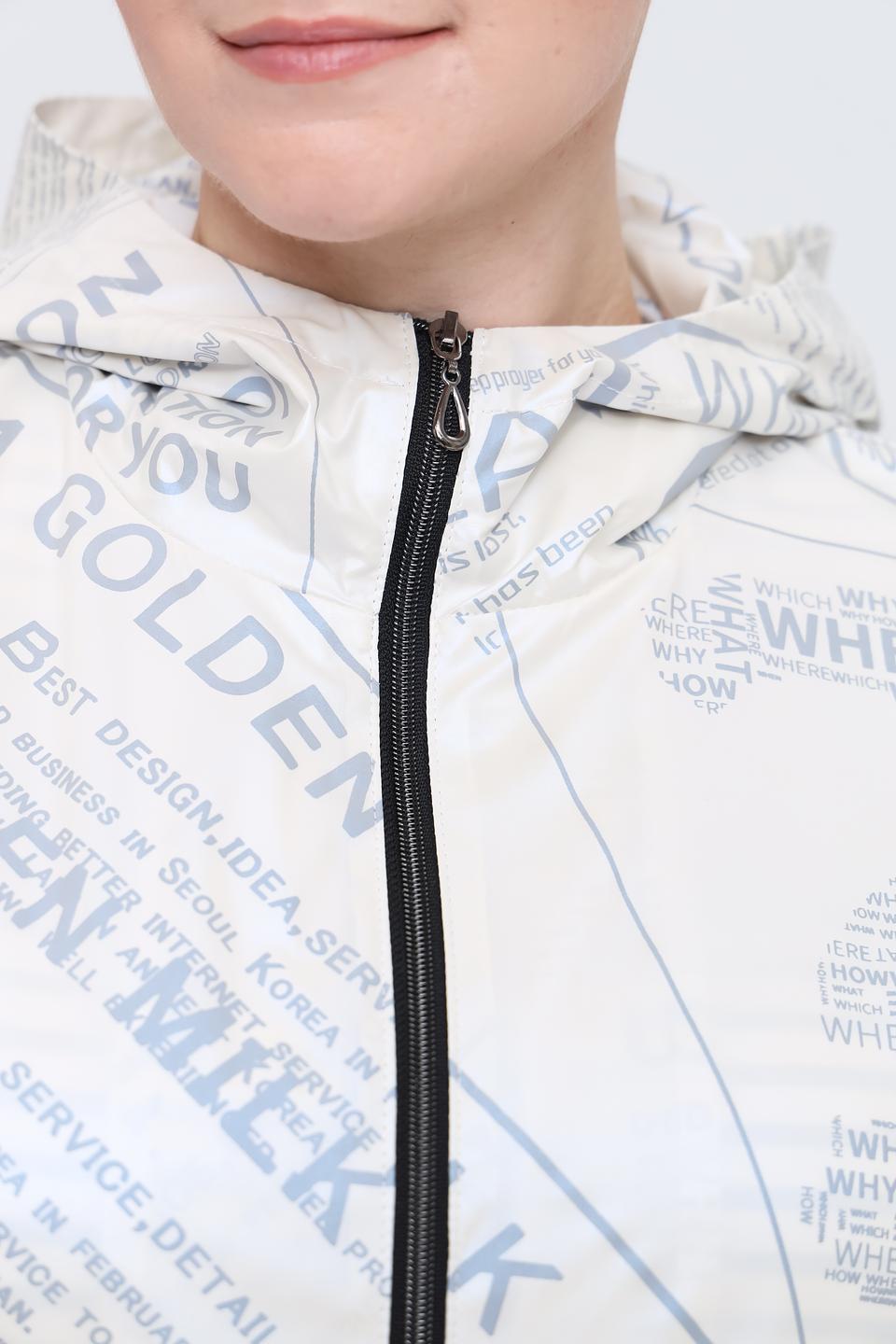 Ветровка Beatris с газетным принтом