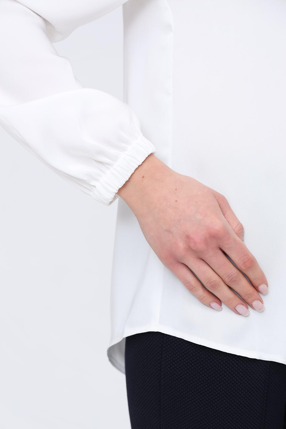 Блуза Marc Cain белый с V-образным вырезом