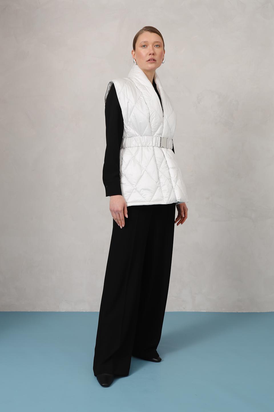 Жилет Monari стеганый белый