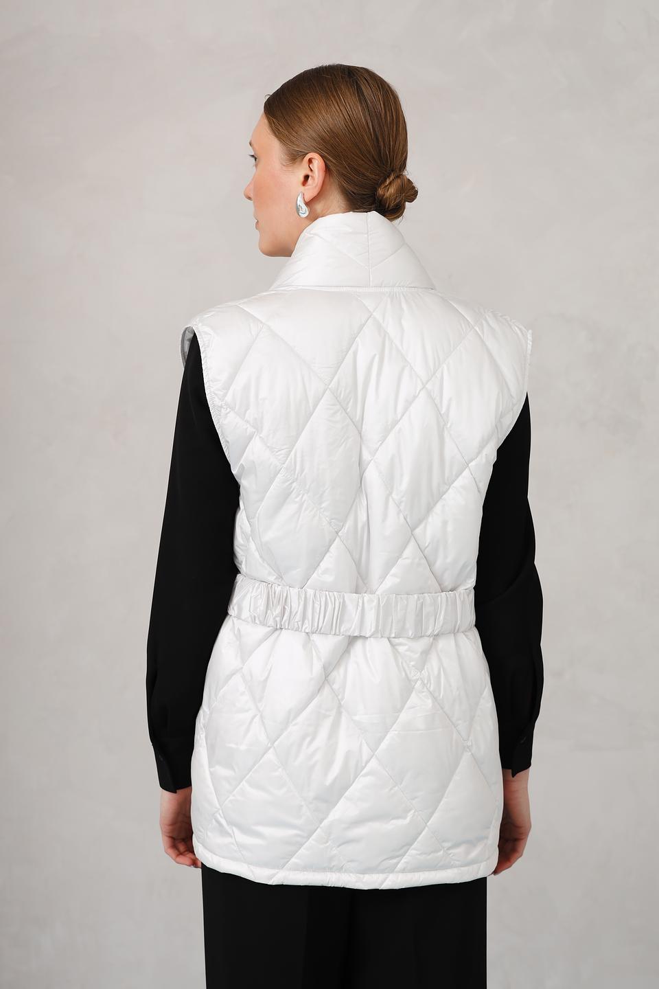 Жилет Monari стеганый белый